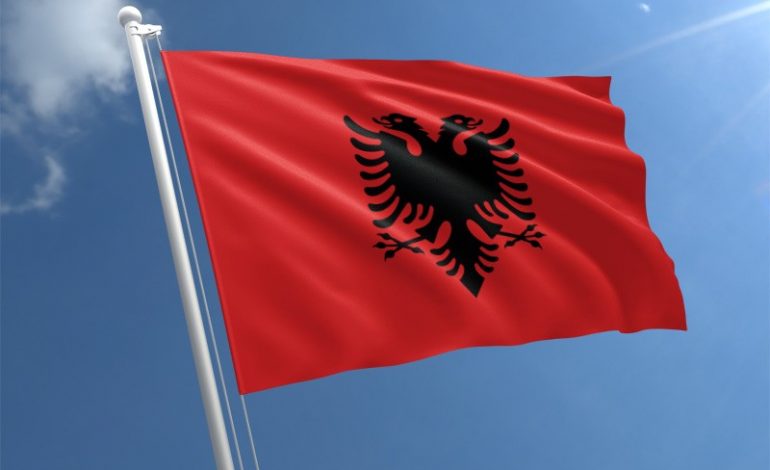 HISTORIKE/ Më në fund SHQIPTARET fitojnë të drejtën e flamurit kombëtar në Malin e Zi