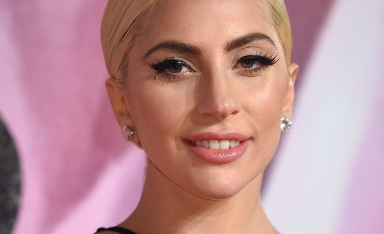 Diva e popit Lady Gaga i jep fund beqarisë (FOTO)