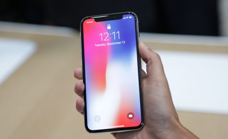 Blerësit hasin një problem të iPhone X