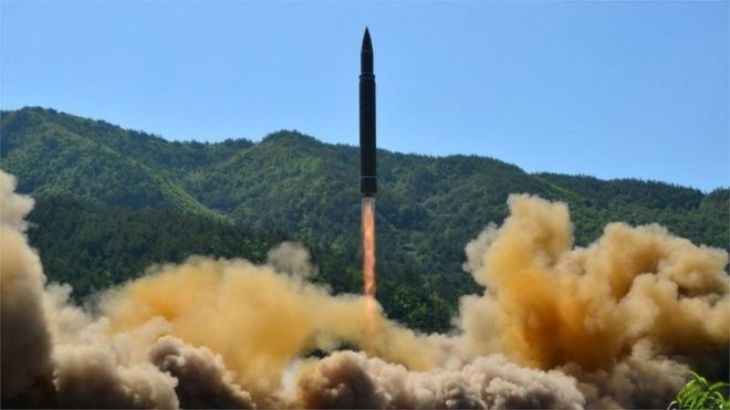 Koreja e Veriut/ Lëshimi i raketës balistike, OKB mbledh seancën emergjente