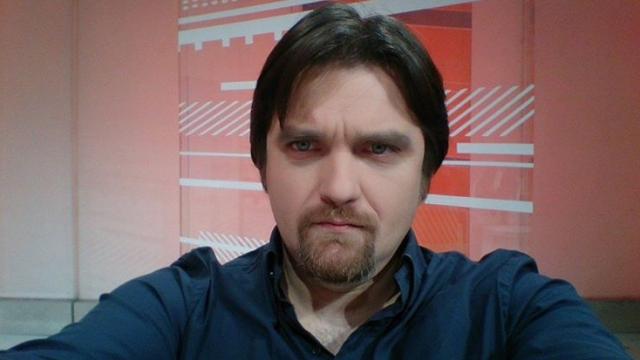 Julian Deda i vogël, një FOTO “epike” po qarkullon tani në Internet. Mos e humbisni…