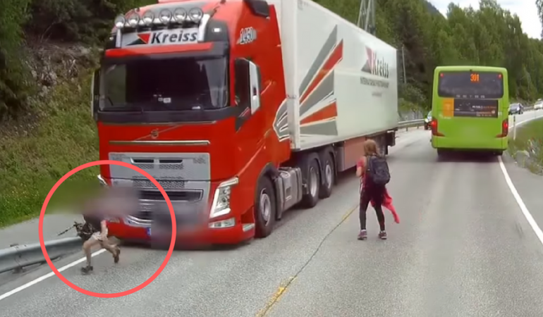 VIDEO/ Shoferi i kamionit e shpëton për mrekulli