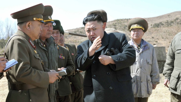 Tentoi të arratisej nga Koreja e Veriut, plagoset rëndë nga ushtarët e Kim Jong Un