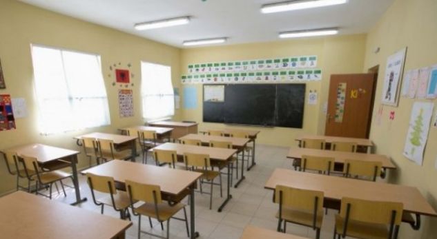 Studimi/ Të rinjtë shqiptarë, dobët me shkencën e matematikën