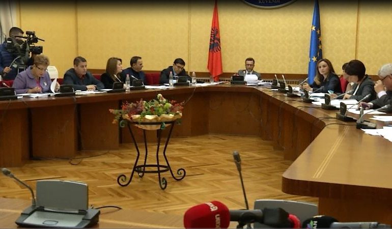 Paketa fiskale, përjashtohen nga taksa e banesës rreth 90 mijë familje