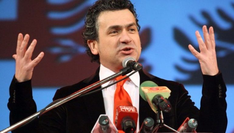 PROTESTA/ Jo vetëm për detin por edhe për…Kreshnik Spahiun! (FOTO)