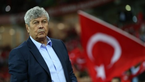 Miqësorja me Shqipërinë me rrezik për trajnerin, Luçesku në provë përballë Panuçit