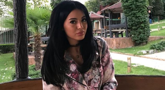 Majlinda/ Nëna më seksi e estradës (FOTO)