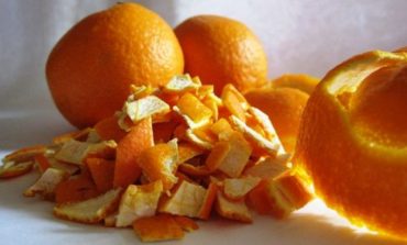 7 probleme shëndetësore që mund t'i zgjidhni me lëkurën e mandarinave