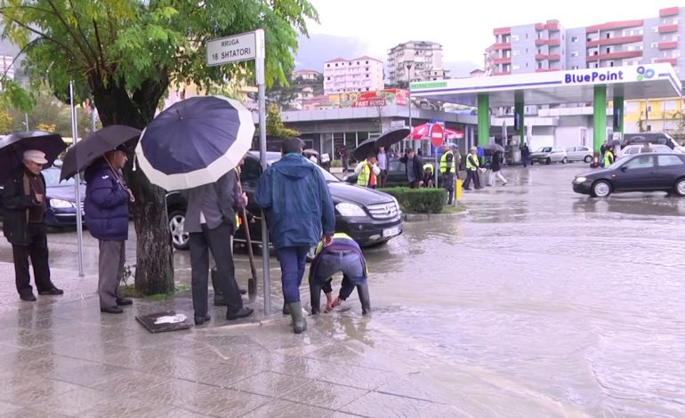 Çmenduria e motit/ Qeveria ngrihet në alarm, ministra e deputet të gjithë në terren