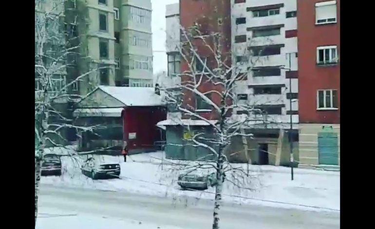 Surprizon moti, borë në fundjavë