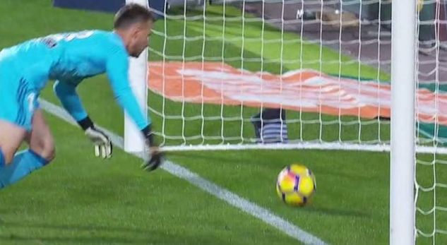 VIDEO/ E pabesueshme, Messit nuk i pranohet goli i rregullt