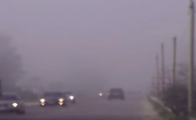Mjegulla mbulon veriun e vendit, vështirësohet qarkullimi rrugor (Video)