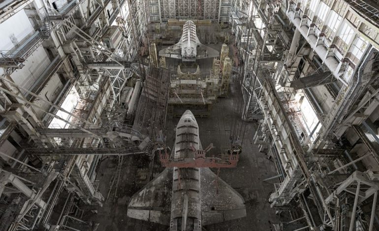 (FOTO) Dikur konkuronin NASA-n, sot anijet hapësinore të BRSS ‘dergjen’ në Kazakistan