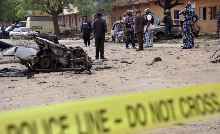 Tronditet Nigeria, sulm kamikaz në një xhami