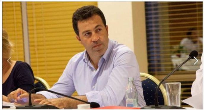 Ministri feston ditëlindjen, vajza e tij ka dicka për t’i thënë