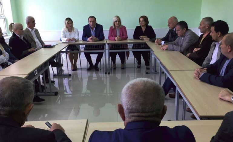 NIKOLLA/ Ministrja e Arsimit: Ja kriteret e reja të përzgjedhjes së mësuesve