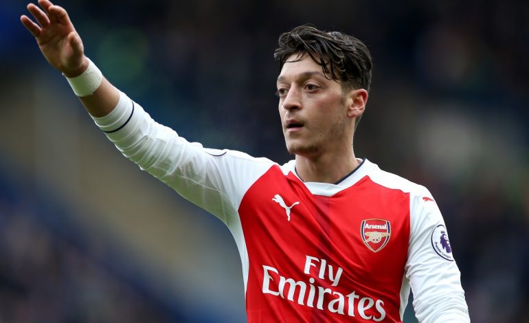 Ozil refuzoi 25 mln euro në sezon para se të rinovonte me Arsenal-in
