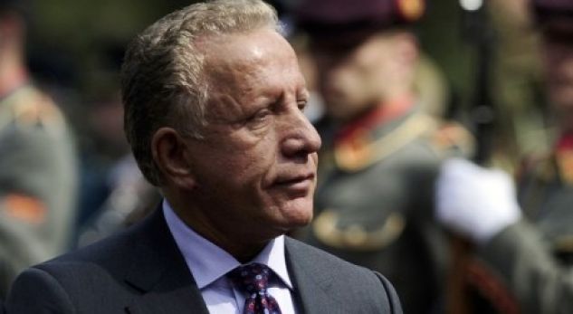 Nisin aventurat diplomatike të Behgjet Pacollit: Kërkon paqen me Serbinë me një gazetare shqiptare