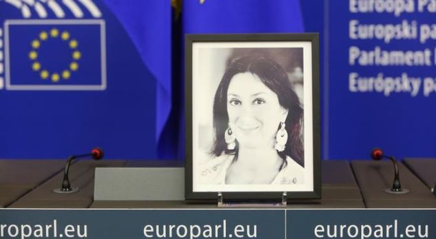 Parlamenti Evropian nderon gazetaren e vrarë malteze