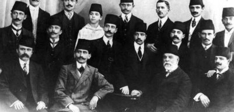 1913/ Qeveria e Ismail Qemalit planifikonte koncesionin e ndërtimit të një trami elektrik në Vlorë