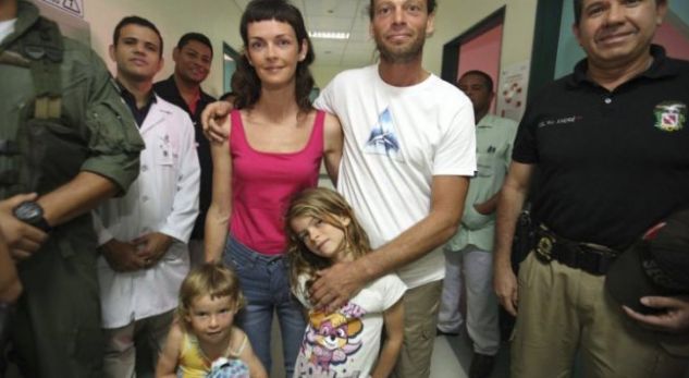 Mbijetuan në xhungël, gjendet pas 3 ditësh familja që ia mbathi nga sulmuesit