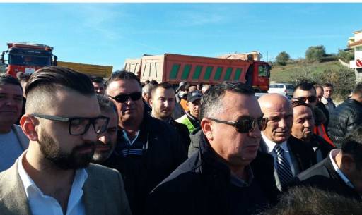 Punonjësit e të By Passit të Fierit e Vlorës në protestë, ja çfarë kërkojnë