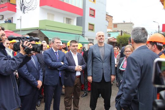 REPLIKAT/ “Mona e ka merak pusin, mos i hiq brekushet”: Komentuesit, batuta me Ramën