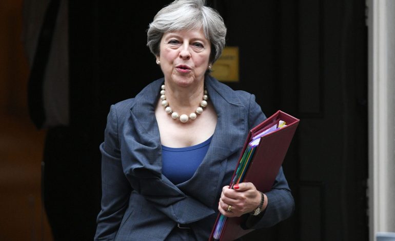 Brexit, kryeministrja May kërkon fillimin e negociatave për tregtinë