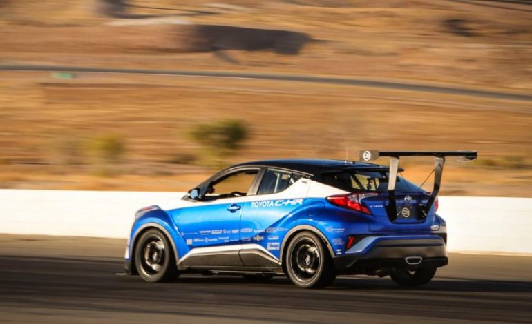 Toyota ka zbuluar të ashtuquajturin “crossover më i shpejtë në botë”, në Las Vegas