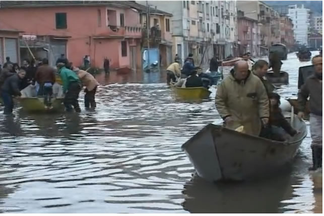 ALARMANTE / Përmbytet Shkodra, pasojë për shkëputjen e energjisë