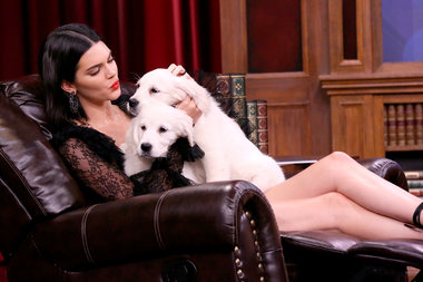 Ja si e përkëdhel veten supermodelja Kendall Jenner në ditëlindje