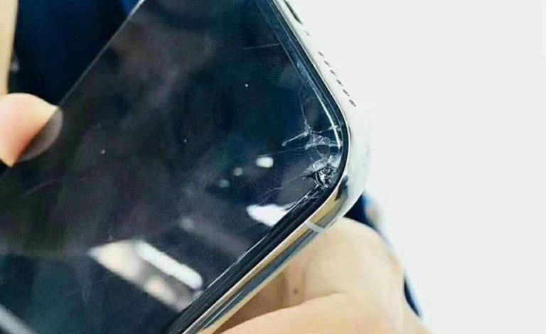 iPhone X/ Çmim i lartë, cilësi e dobët, zhgënjehen blerësit