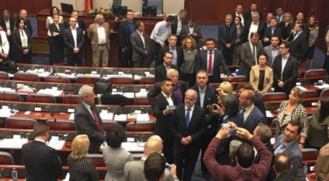 Maqedoni/ 35 të arrestuar për trazirat e 27 prillit, reagon Talat Xhaferi (VIDEO)
