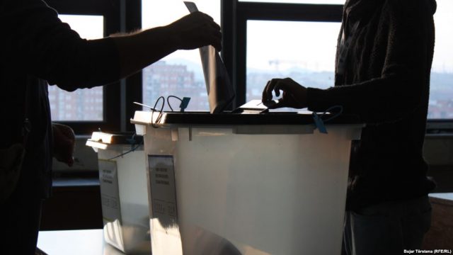 ANALIZA/ Kosova të dielën voton sërish, ja ç’po ndodh me zgjedhjet e balotazhit dhe “betejën” për Prishtinën