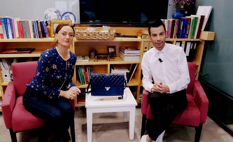 Ja si i fut duart “Zogu i Tiranës” në duart e femrave VIP