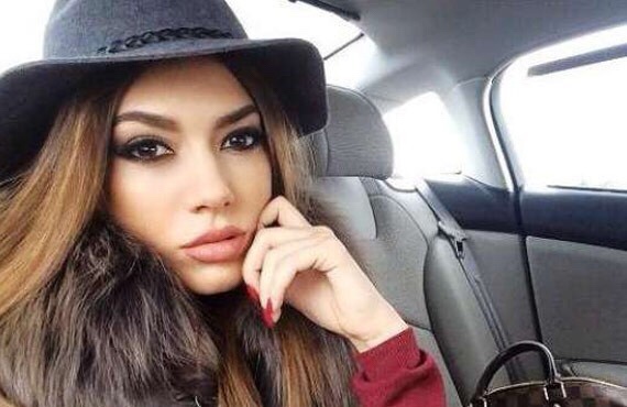 Elvana Gjata fejohet në fshehtësi, kush është biznesmeni që i mbulon shpenzimet marramendëse (FOTO)