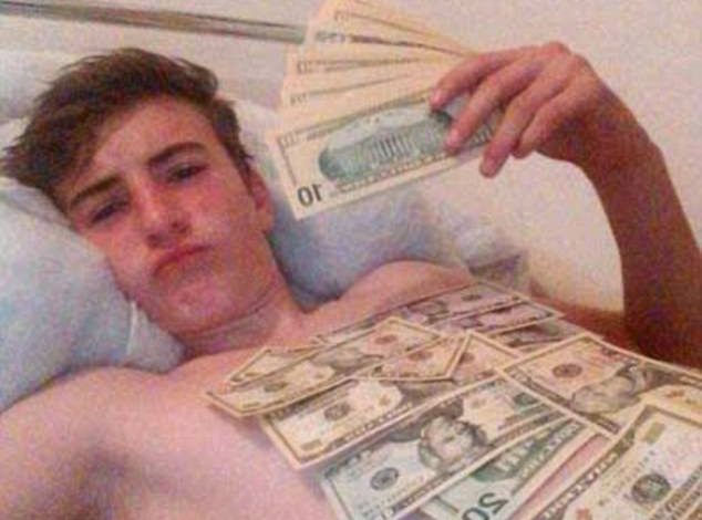 Harbimi dhe luksi nuk kanë fund…fëmijët e pasur të Snapchat, sfidojnë ata të IG-së