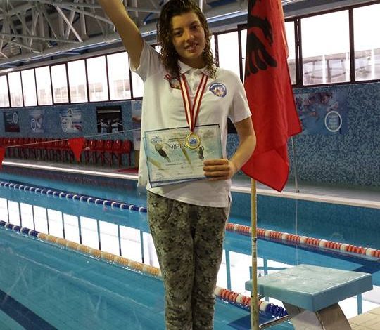 “Federatat e sportit janë marrë peng nga parazitët”, nëna e kampiones së notit letër të hapur Ramës