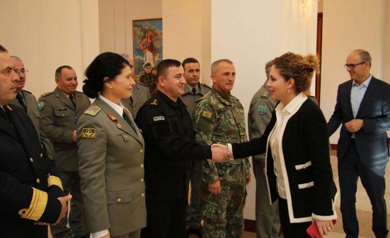 Familjet e ushtarakëve ndihma për të përmbyturit, Xhaçka: FA të angazhuara maksimalisht