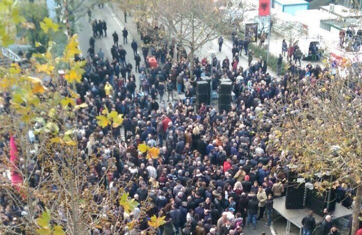 Pamje nga protesta e PD&LSI, ja mbështetja që marrin nga militantët