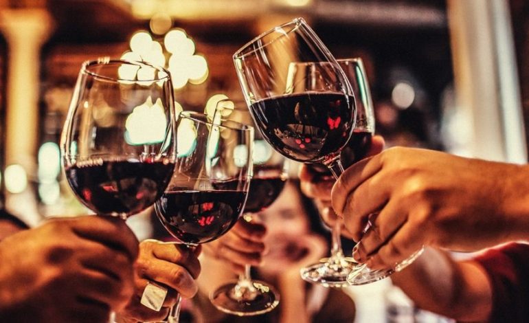 Bëhuni gati! Artizanët botërorë të gotave tregojnë sa shumë janë zmadhuar gotat e verës ndër vite