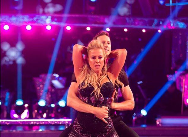 Artistja Anastasia luftoi me kancerin dy herë, por nuk mposhtet lehtë. Shfaqet rrëzëllitëse (FOTO)