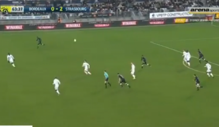 (VIDEO) Goli i vitit në Francë/ Merr topin nga mbrojtja dhe realizon një super gol