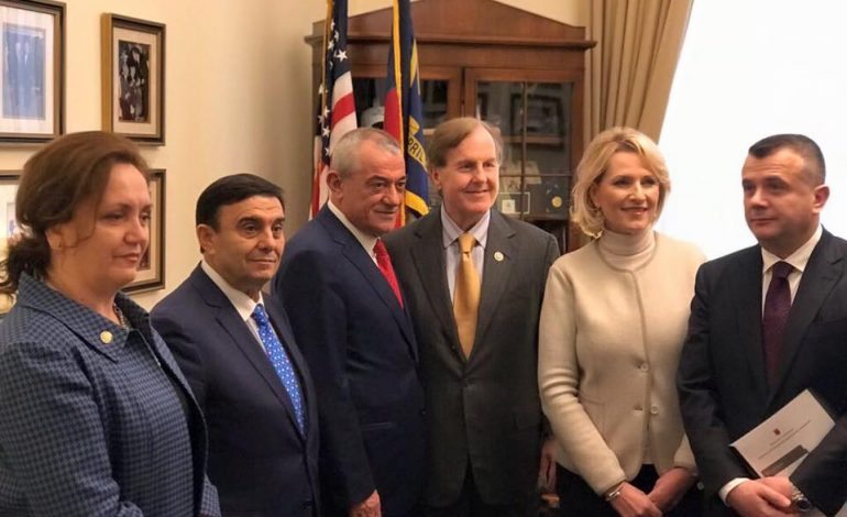 FOTO/ Delegacioni parlamentar në Washington, zbulohet me kë mbahet takimi i parë i tyre