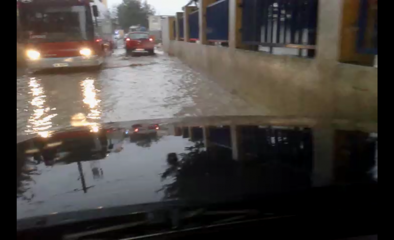 PËRMBYTJET/ Vijon përkeqësimi i motit. Si paraqitet situata në këtë zonë të Tiranës (VIDEO)