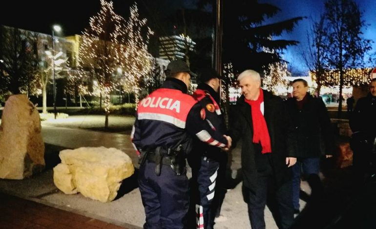 Viti i Ri/ Xhafaj dhe Çako zbresin në terren, inspektojnë masat e marra për festimet