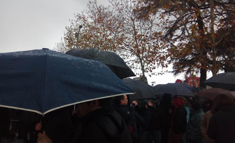 Qeveria u premton 100% të pagës së Nëntorit, nesër. Por… naftëtarët nuk ikin nga protesta: Na gënjejnë!