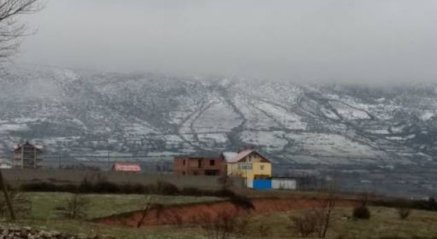 Kujdes! Mirupafshim i ftohti i acartë, tani bëni gati çadrat