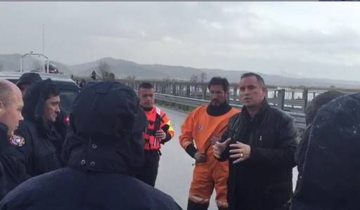 VIDEO/ Prençi takim me ekipin Kosovar: Përparësi banesat një katëshe